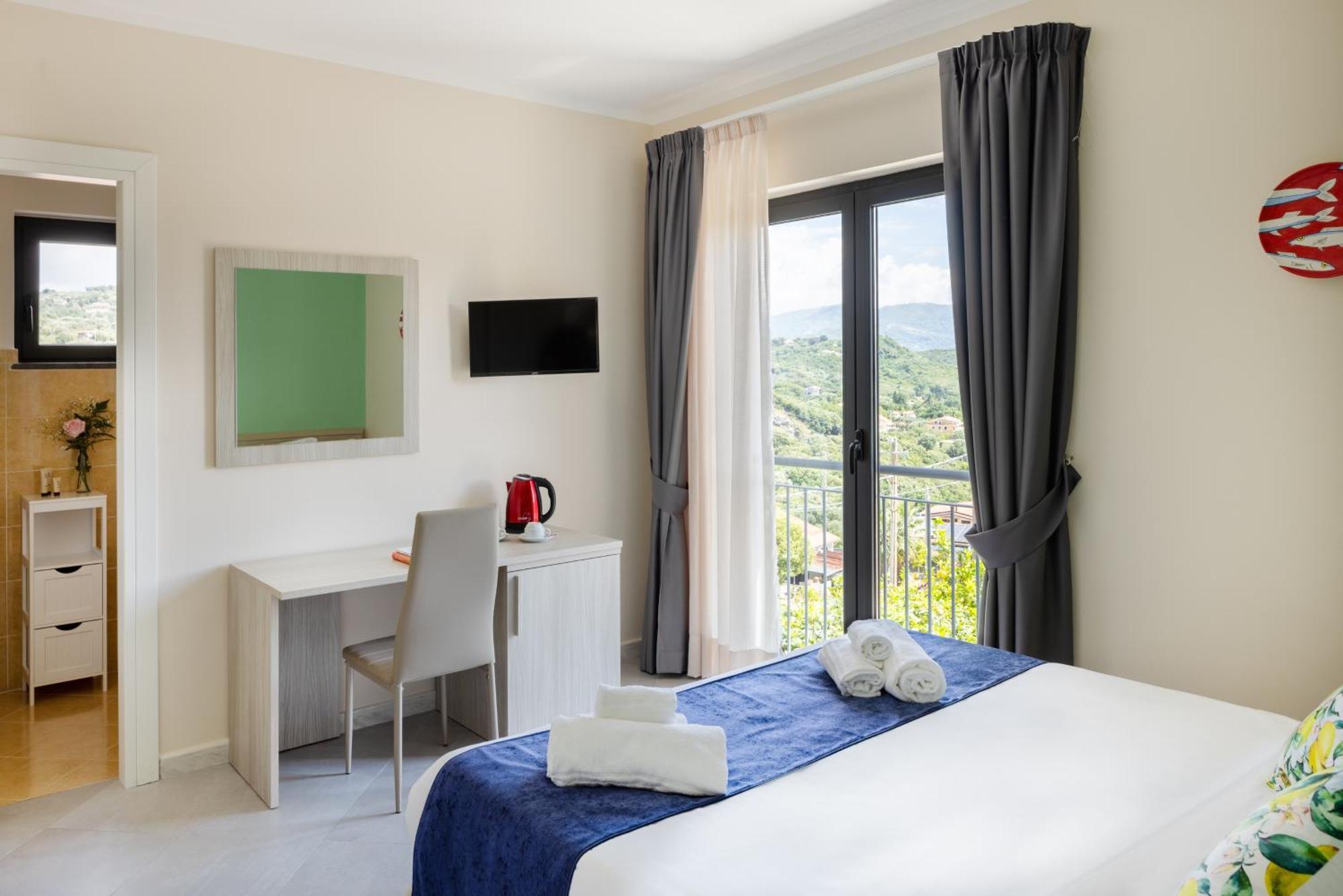 Scario Club Hotel San Giovanni a Piro Eksteriør billede