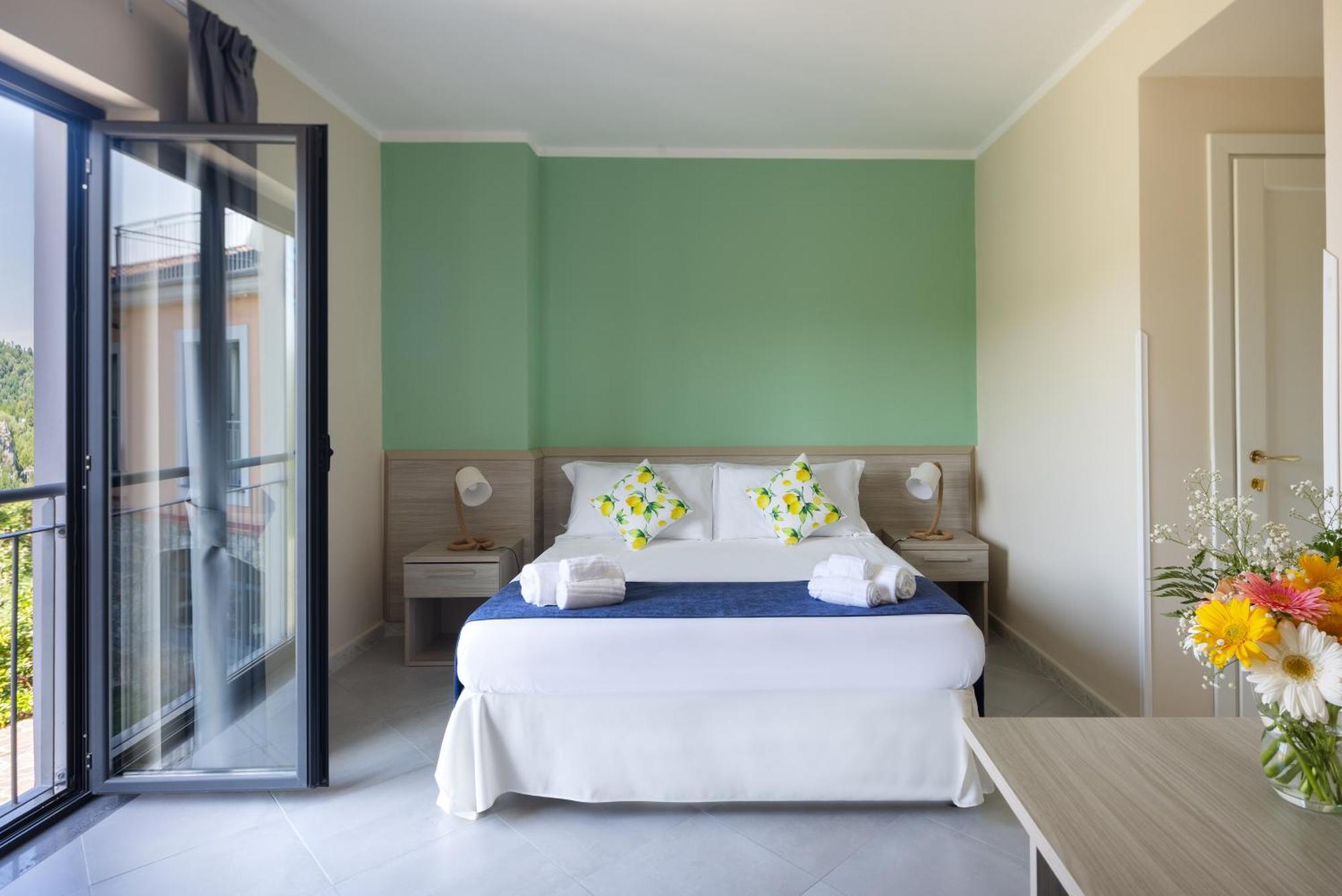 Scario Club Hotel San Giovanni a Piro Eksteriør billede