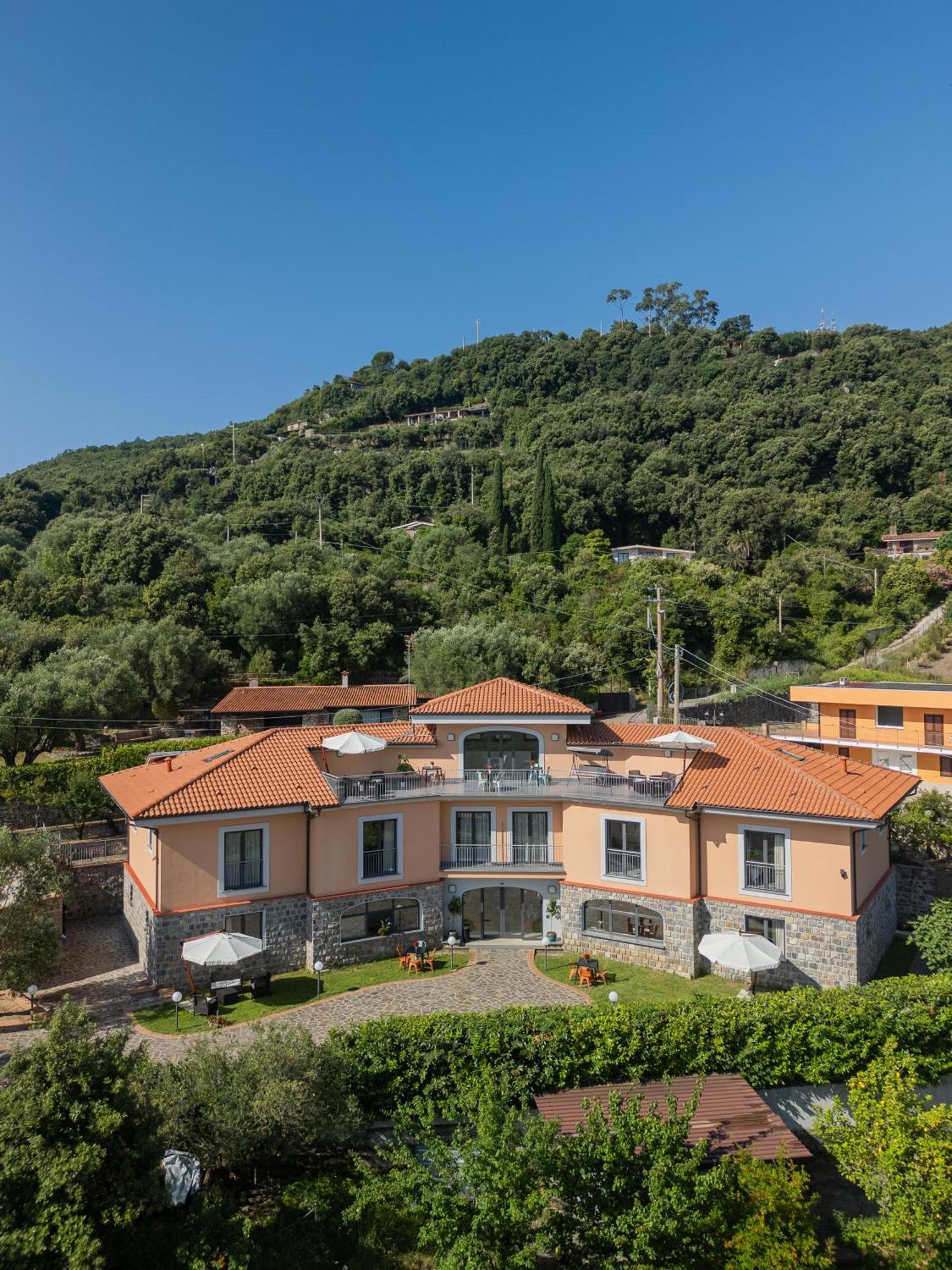 Scario Club Hotel San Giovanni a Piro Eksteriør billede